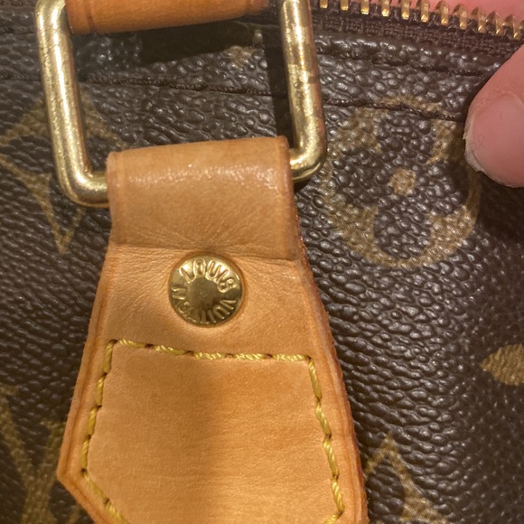 This is used bag , and good condition only corner wire is out - Picture 8 of 9